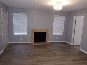 Building Photo - 9700 Leawood Blvd