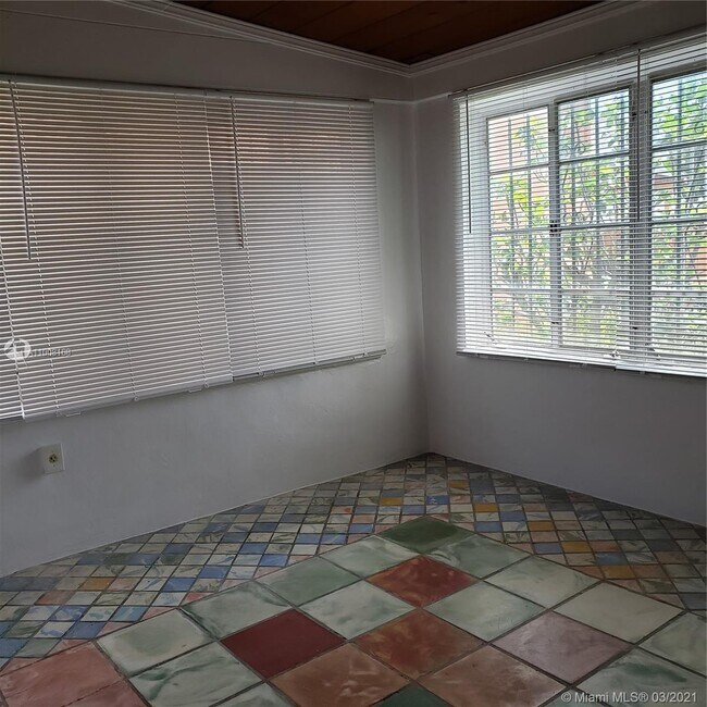 Foto del edificio - 3620 SW 15th St