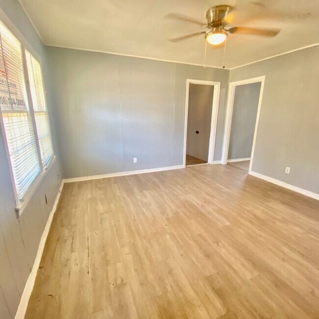 Foto del edificio - $0 First Month's Rent / $0 Deposit at Move-in