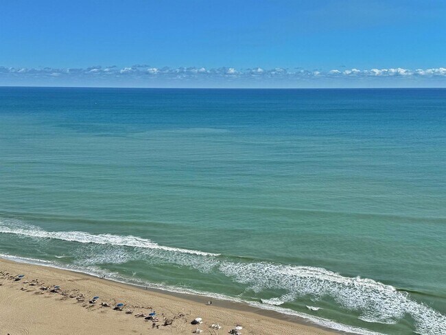 Foto del edificio - 3000 N Ocean Dr