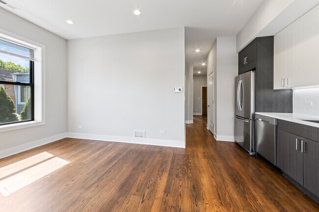 Foto del edificio - 1472 W Summerdale Ave