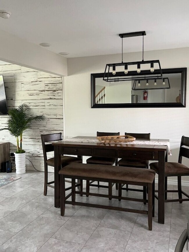 Foto del edificio - 127 E Silver Sands Dr