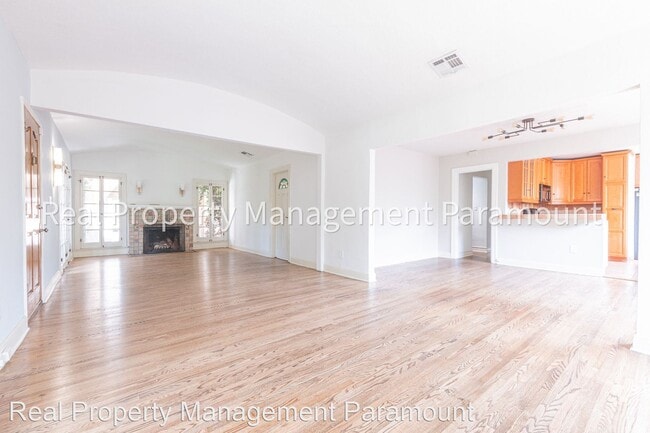 Building Photo - 3 br, 3 bath House - 722 N La Jolla Ave