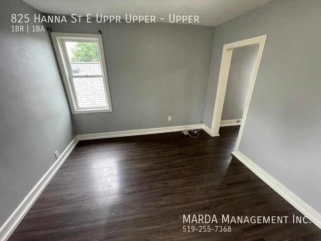 Building Photo - STYLISH 1BEDROOM/1BATH UPPER APARTMENT PLU...