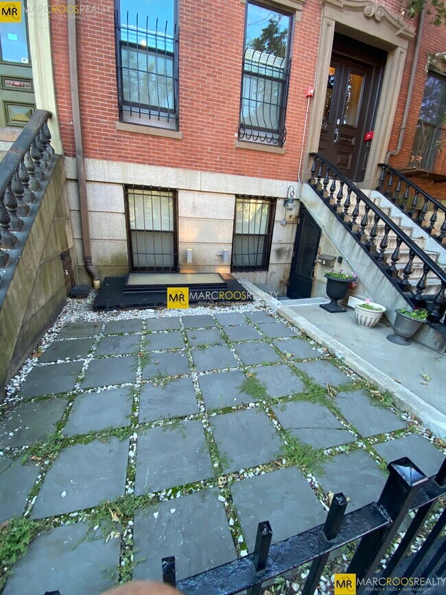 Foto del edificio - 471 Massachusetts Ave