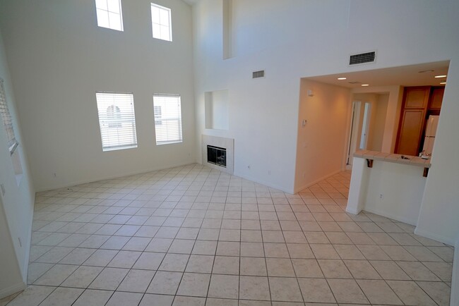 Building Photo - Westridge 3 Bedroom Townhome Rental in Val...