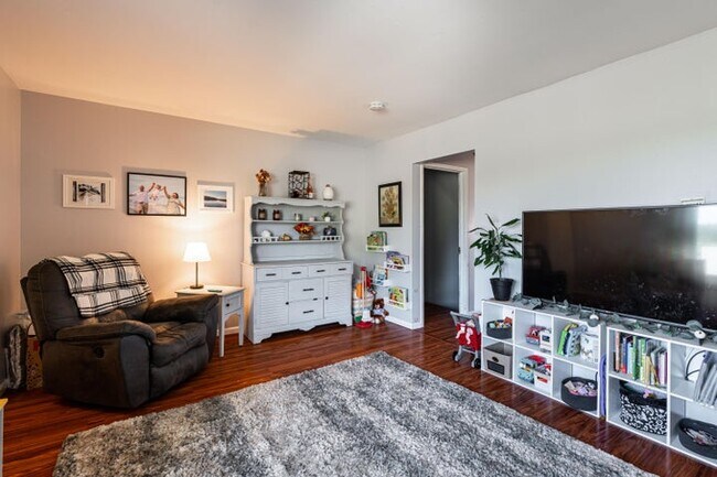 Living Room - 5311 Byrd Ave