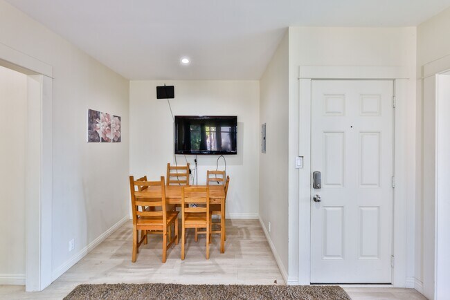 Foto del edificio - 821 Chestnut Ave