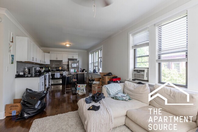 Foto del edificio - 839 W Cornelia Ave