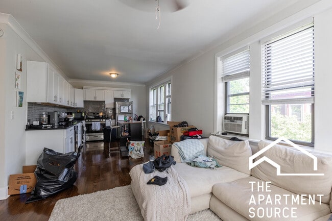 Photo - 839 W Cornelia Ave Apartment