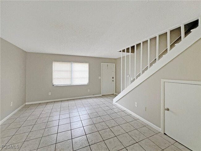 Building Photo - 6635 Warwick Cir