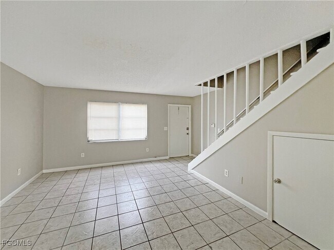 Foto del edificio - 6635 Warwick Cir