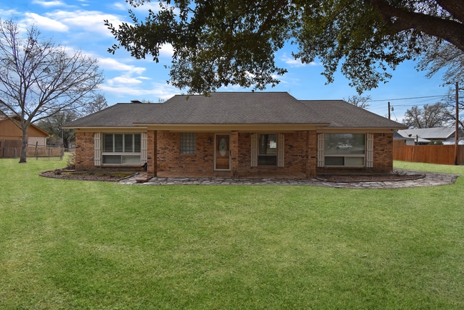 Building Photo - Lease Takeover Opportunity Available! 3 Be...