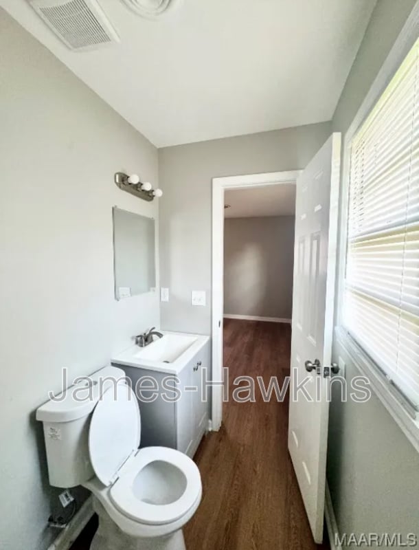 Building Photo - 1206 Woodbridge Dr