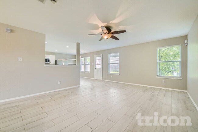 Building Photo - 2325 Horseback Tr
