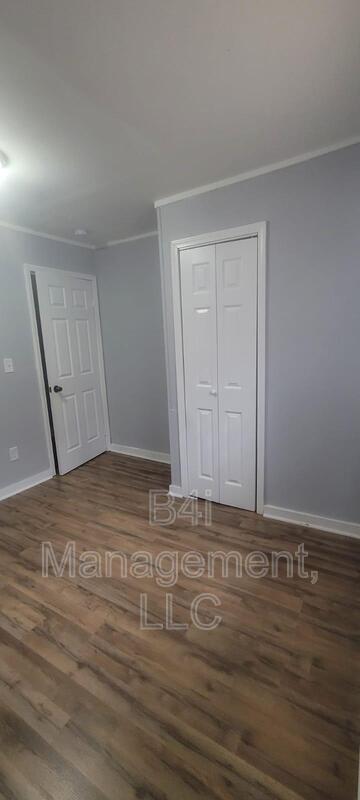 Foto del edificio - 214 Grady Ave NE
