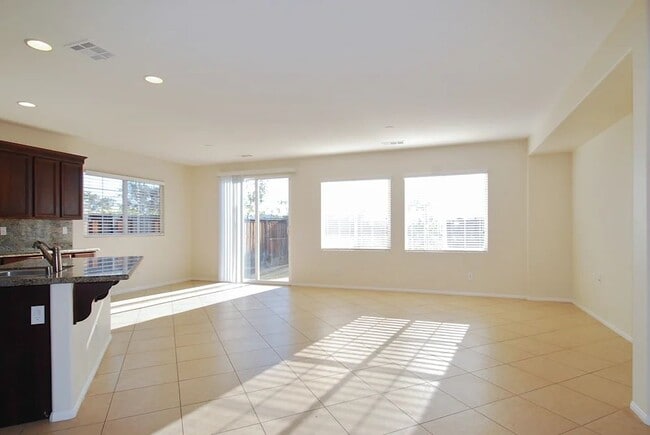 Building Photo - 27181 Golden Field Ct