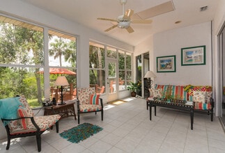 Building Photo - 4450 Saxon Dr