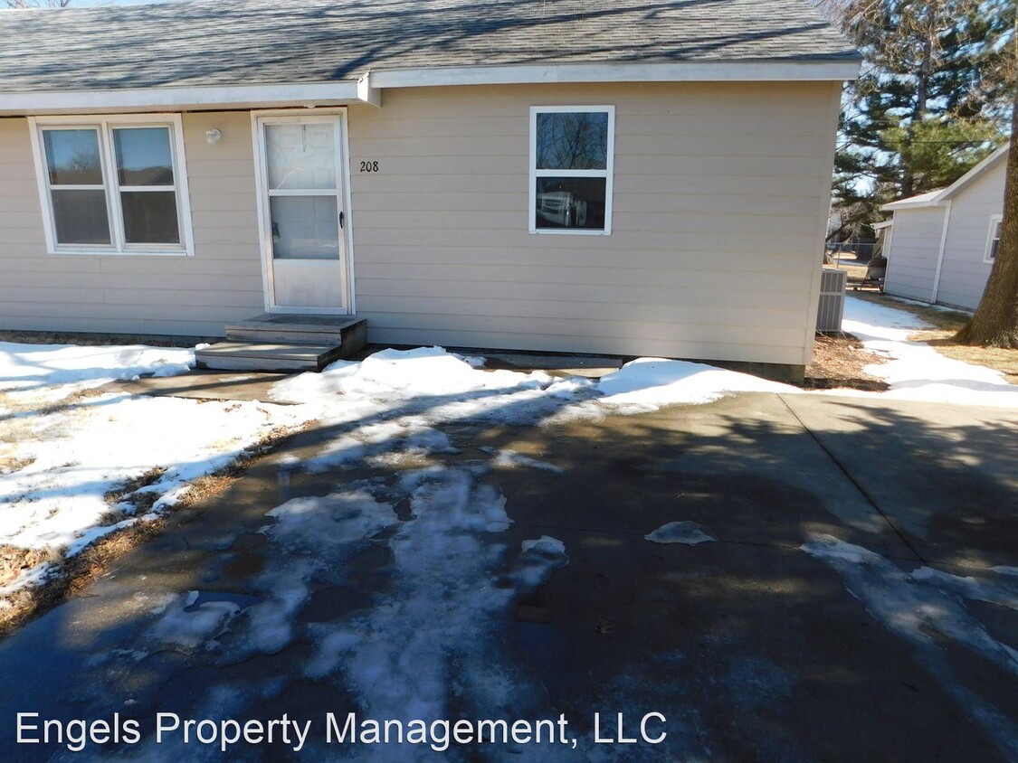 2 br, 1 bath House 208 Ohio St House for Rent in El Dorado, KS