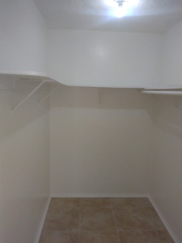 Closet - 4231 Michigan Ave