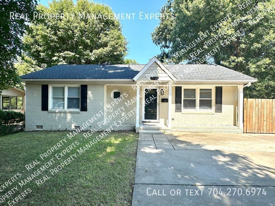 Primary Photo - Charming 3BR/2BR Home in Charlotte!