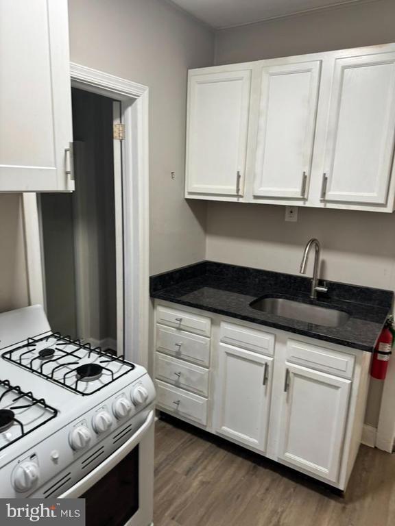 Building Photo - 202 S Main St