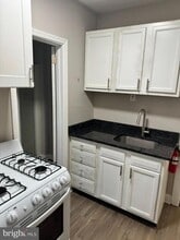 Building Photo - 202 S Main St