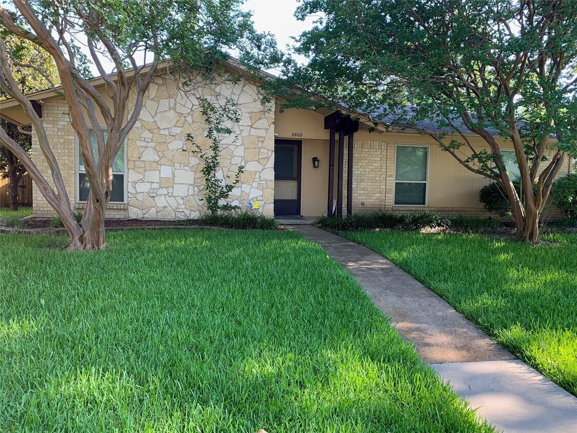 2608 Royal Oaks Drive House Rental in Plano, TX