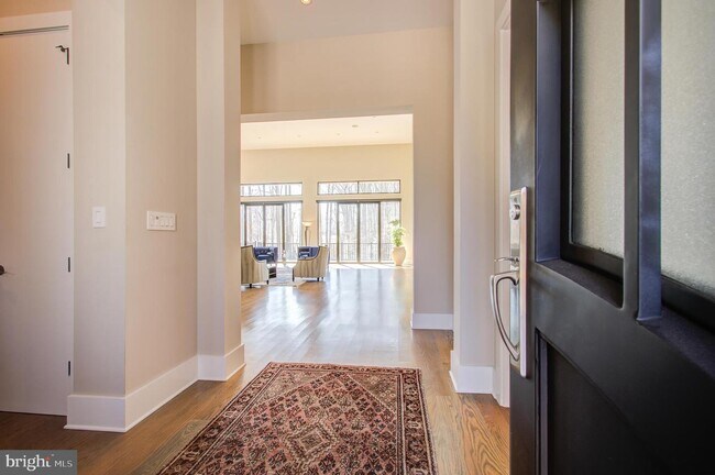 Foto del edificio - 7324 Arrowood Rd