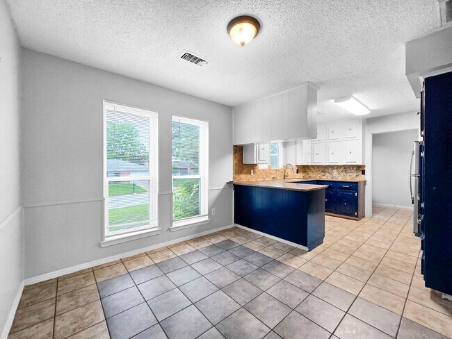 Foto del edificio - Coming Soon! 4 BR/2BA | Newly Renovated Single Family Home | 1-Car Garage Parking | Covered Patio...