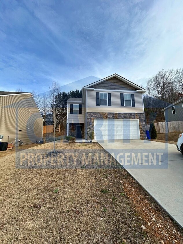 Foto principal - Beautiful 4 bedroom home in brand new Nort...