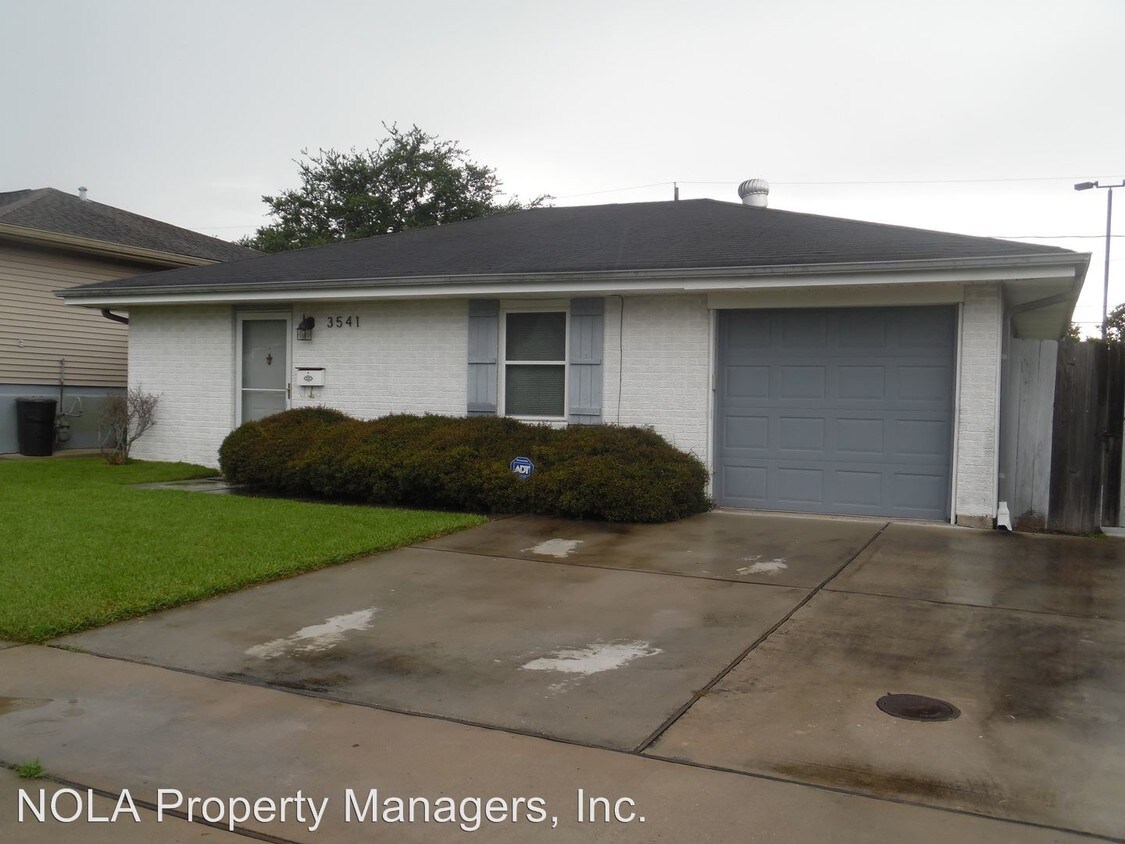 Primary Photo - 3 br, 2 bath House - 3541 EAST LOYOLA DR