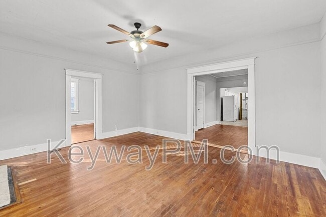 Foto del edificio - 1914 Warren St