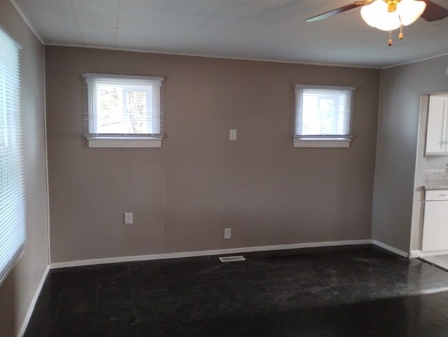 Building Photo - 83 Miller Ave