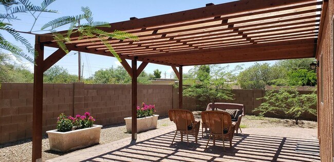 Foto del edificio - 5400 N Mesquite Bosque Way