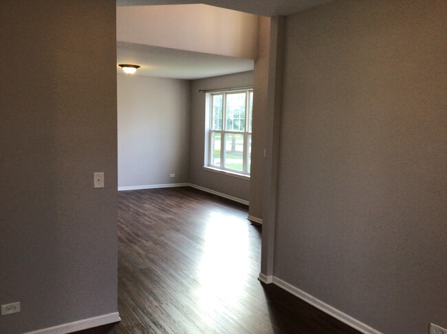 Building Photo - 16541 W Oneida Drive