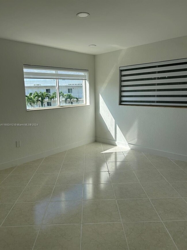 Foto del edificio - 7701 SW 88th St