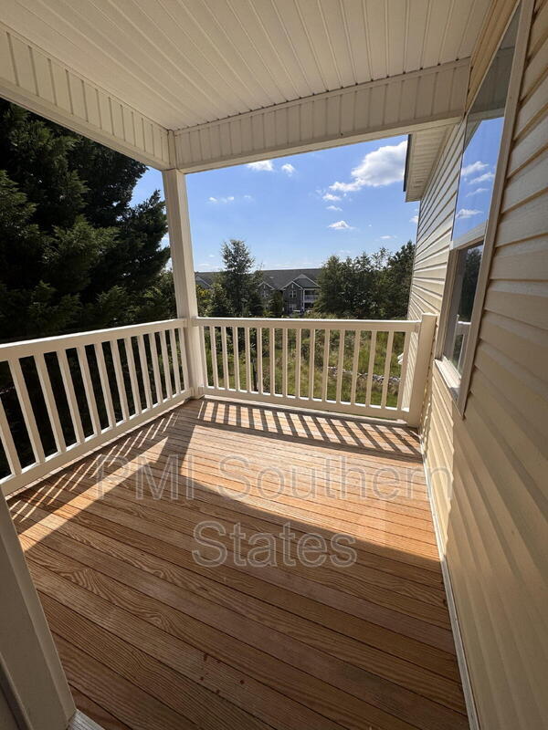 Building Photo - 204 Walnut Hill Dr