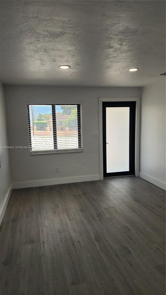 Foto del edificio - 8701 SW 36th St