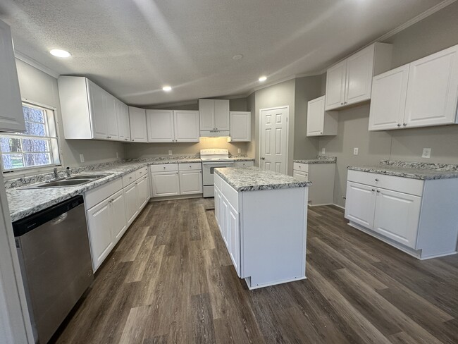 Building Photo - 796 Apple Orchard Rd