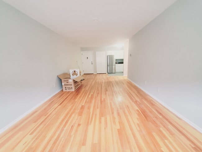 Building Photo - 637 Cove Rd