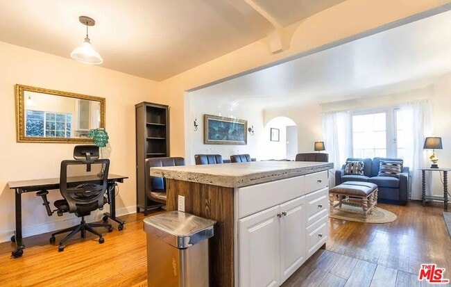 Foto del edificio - 11325 Mississippi Ave