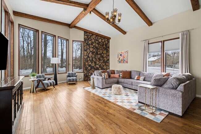 Foto del edificio - Spacious Batavia Retreat with Indoor Pool!