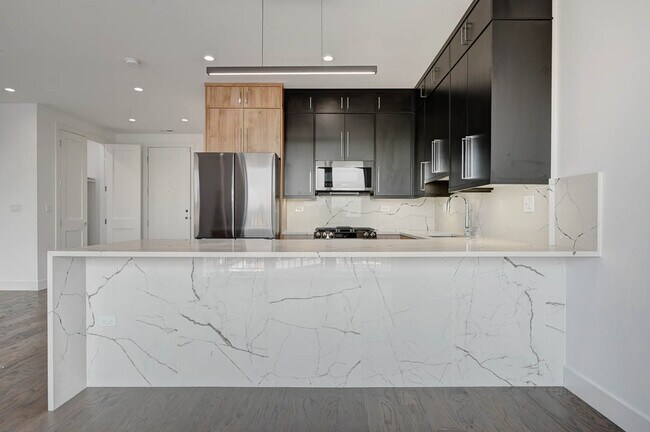 Foto del edificio - 3008 W Belmont Ave