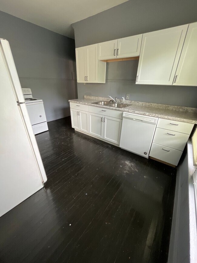 Foto del edificio - 457-459 E Woodrow Ave