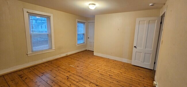 Dormitorio 1 - 368 Court St