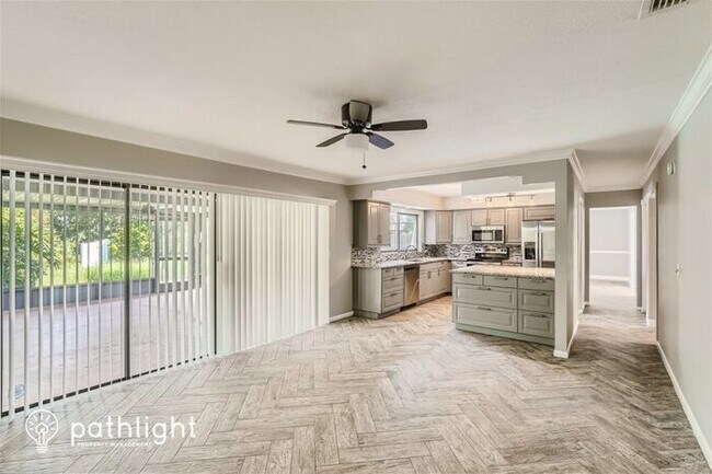 Foto del edificio - 4408 Larkfield Lane, Tampa, FL, 33624