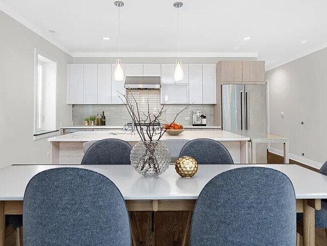 Foto del edificio - 1320 W Lexington St