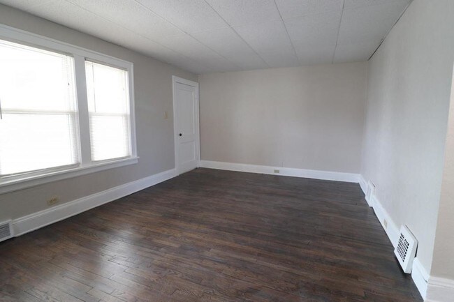 Building Photo - 4808 East 84th Street #Down