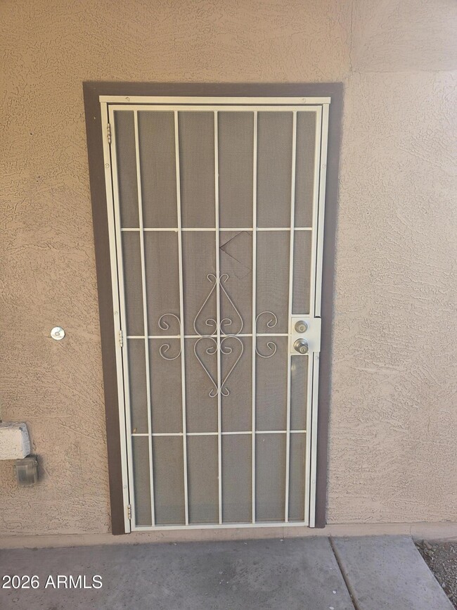 Foto del edificio - 14195 W Hearn Rd